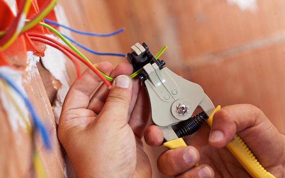 cherche électricien Nandy